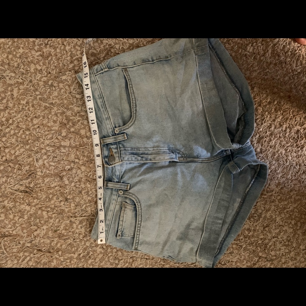 LEVI’S Mom Short - Picture 4 of 4